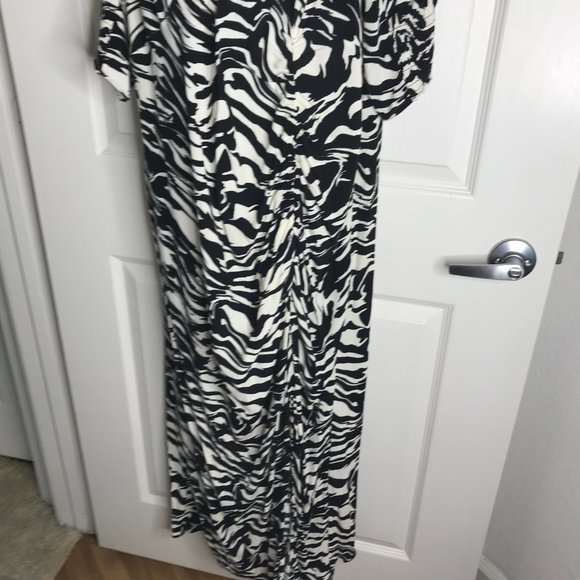 NWT H&M Women's Animal Print Dress Black/White ~ Size XL - Picture 4 of 7